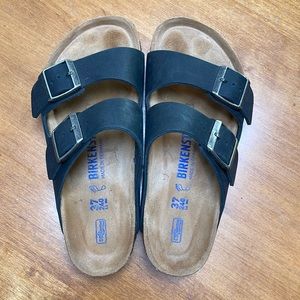 Black Birkenstock Arizona Footbed slip on Sandal